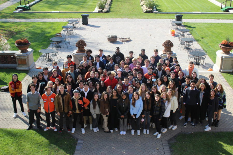 Lake Forest Academy’s Yearbook Club captures a photo of the graduating class of 2022 in the formal gardens.