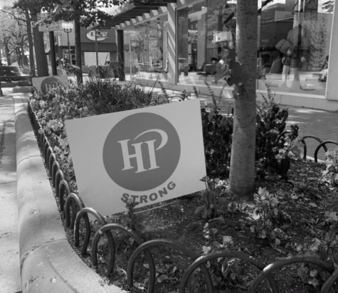 Photo of HP Strong sign in downtown Highland Park.